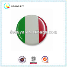 The Italy flag tin badge